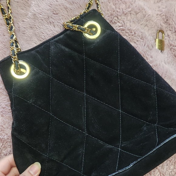 Velvet Shoulder Bag - Picture 4 of 4